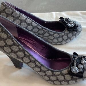 Poetic License Gray and Silver US 7.5